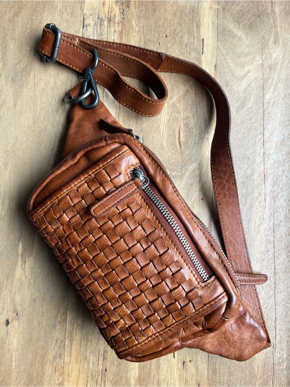 Vilenca Holland Woven Leather Ellie Waist Bag, Cognac